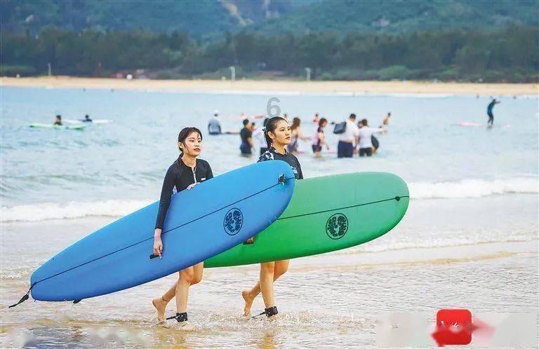 职场里面的性骚扰主要包括了哪些？女性为了工作可以忍受吗？游戏画面